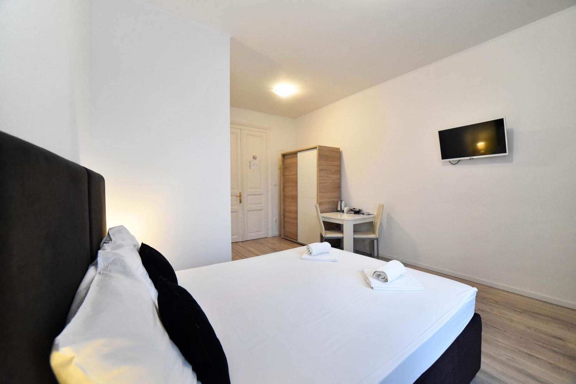 Virtus Apartments And Rooms With Free Private Parking ซาเกร็บ ภายนอก รูปภาพ